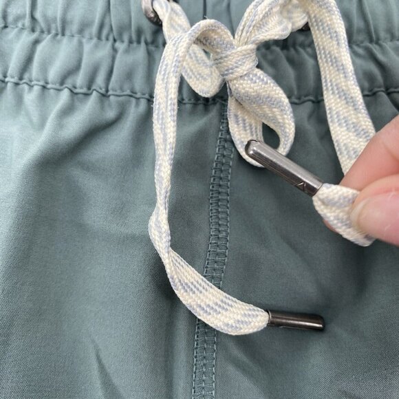 VUORI Women's 32W Clementine Short Pistachio Green NO SIZE TAG - See Photos - Picture 6 of 13